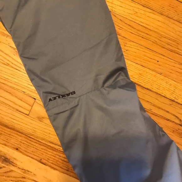 Oakley ski or snowboarding pants size L - Picture 4 of 5